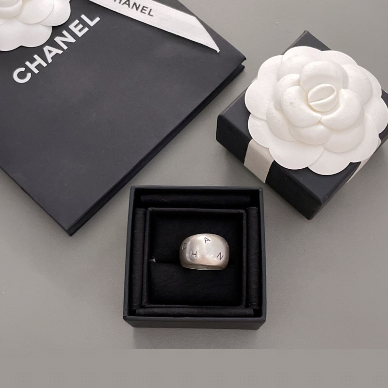 Ch*el rings
